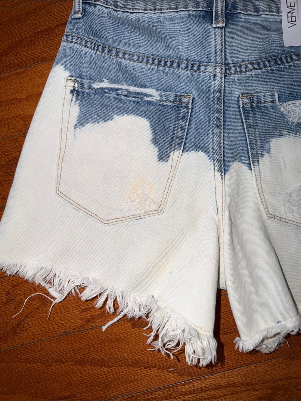 VERVET Distressed Two Tone Denim Shorts NWT Women’s XS High Rise Raw Hem - Picture 5 of 5
